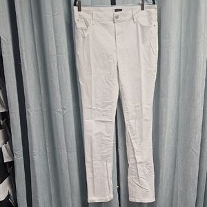 NYDJ White Straight Leg Jeans Minimalist Style